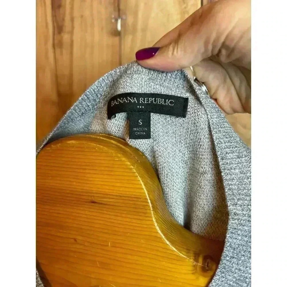 Banana Republic Factory Store Fitted Star Gray Sweater Women's Size S - Picture 3 of 7